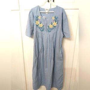 House dress by expressions. Size medium